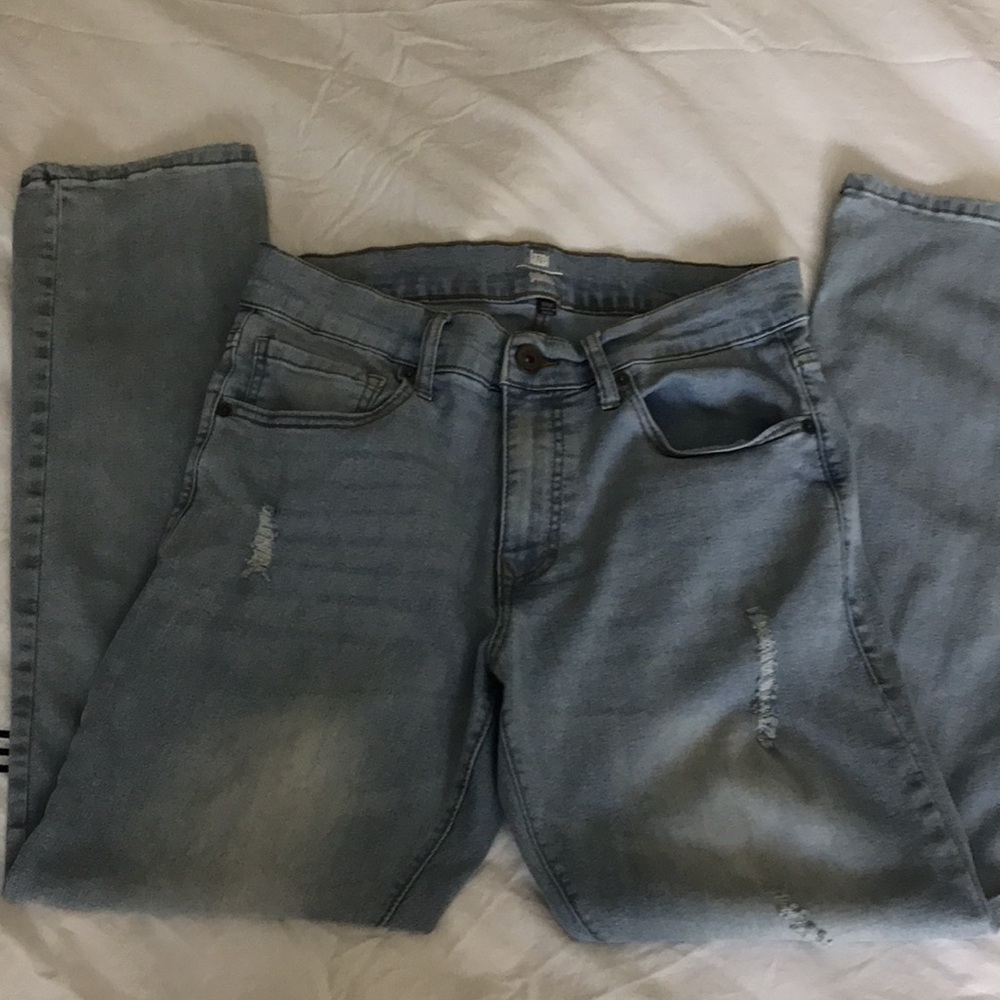 Man’s Jens Laxer point jeans. Distressed. SZ 30x32.